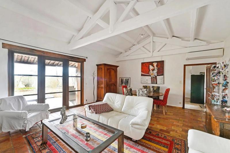 Mas - 339 m² - 12 pièces