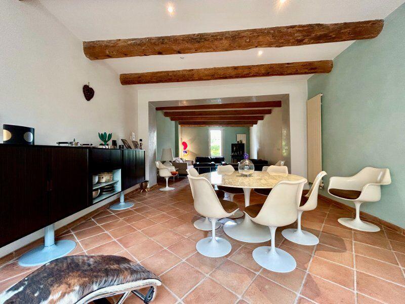 Maison - 280 m² - 8 pièces