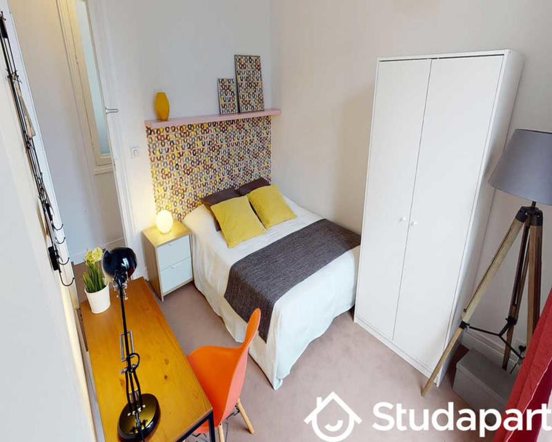 Chambre - 95 m² - 1 pièce