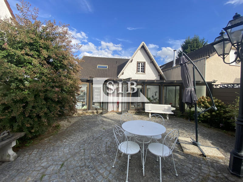 Maison - 149 m² - 7 pièces