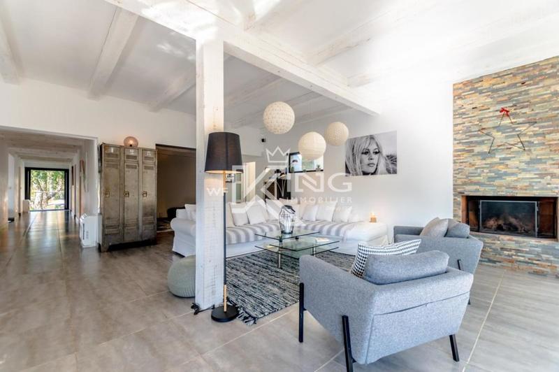 Appartement - 200 m² - 7 pièces