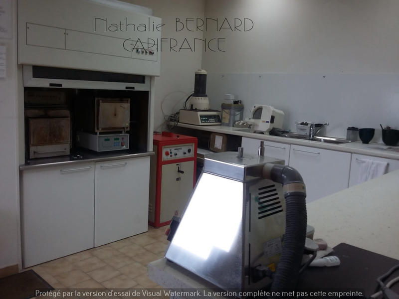 Fonds de commerce - Services - 155 m²