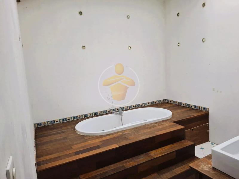 Maison - 190 m² - 8 pièces