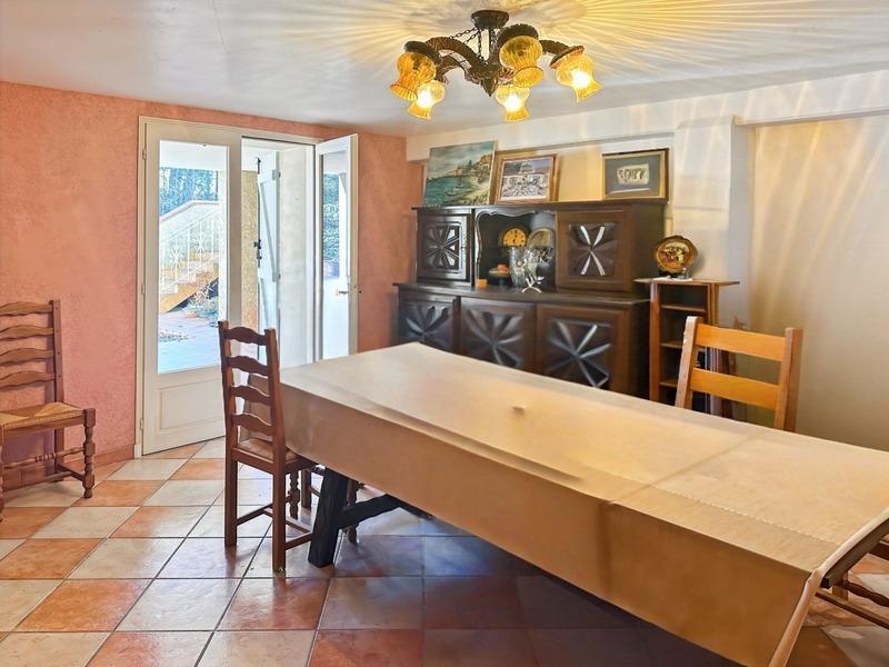 Maison - 210 m² - 6 pièces