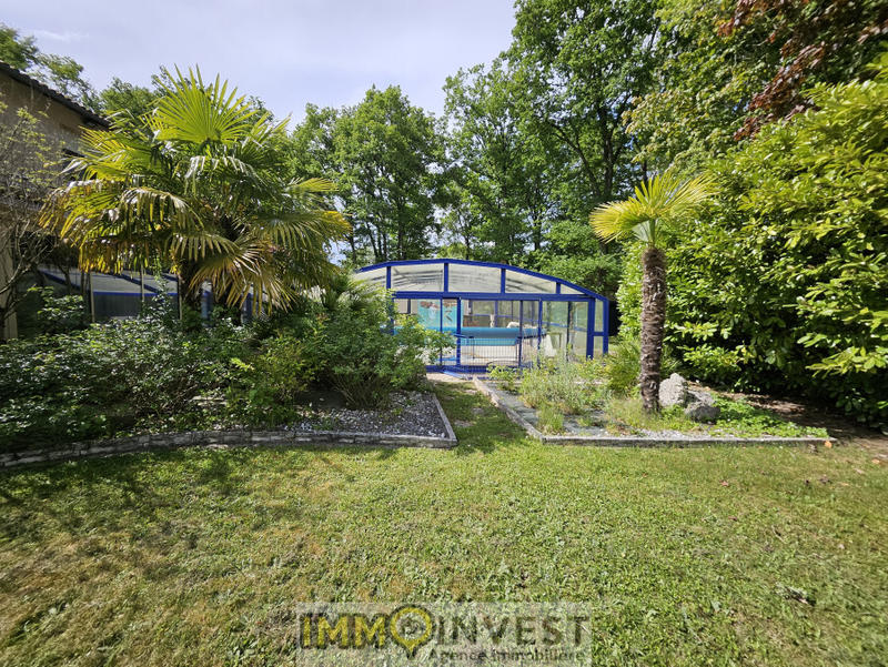 Propriété - 260 m² - 9 pièces