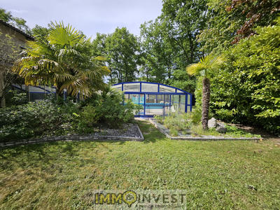 Propriété - 260 m² - 9 pièces