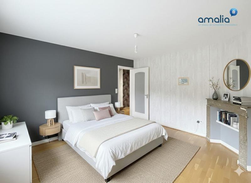 Maison - 204 m² - 7 pièces