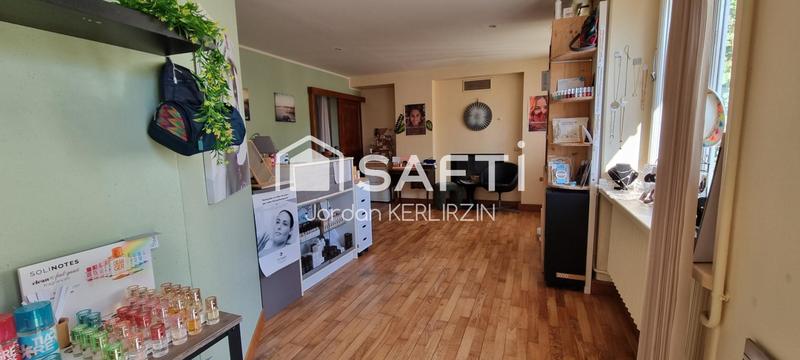 Maison - 237 m² - 8 pièces