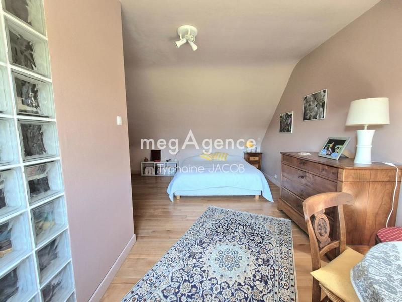 Maison - 220 m² - 7 pièces