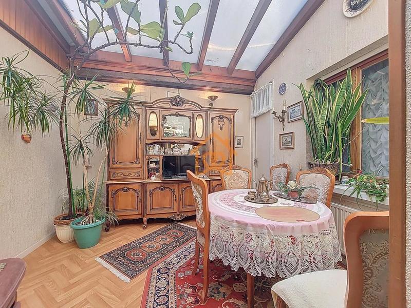 Propriété - 353 m²