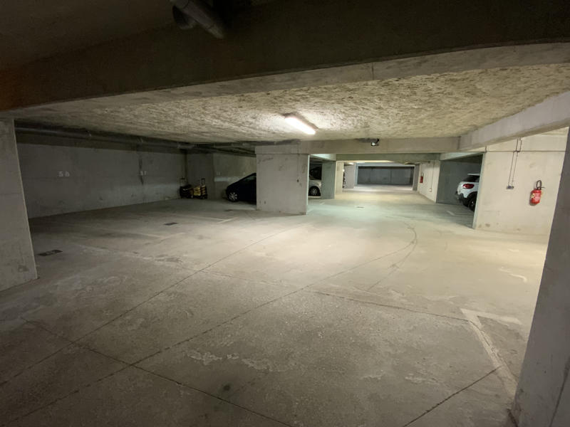 Parking / Garage - 11 m²