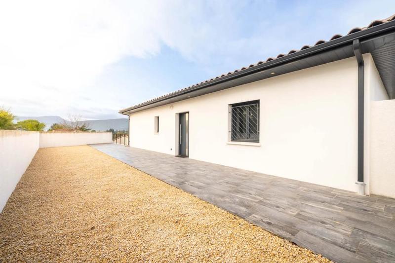 Maison - 266 m² - 5 pièces