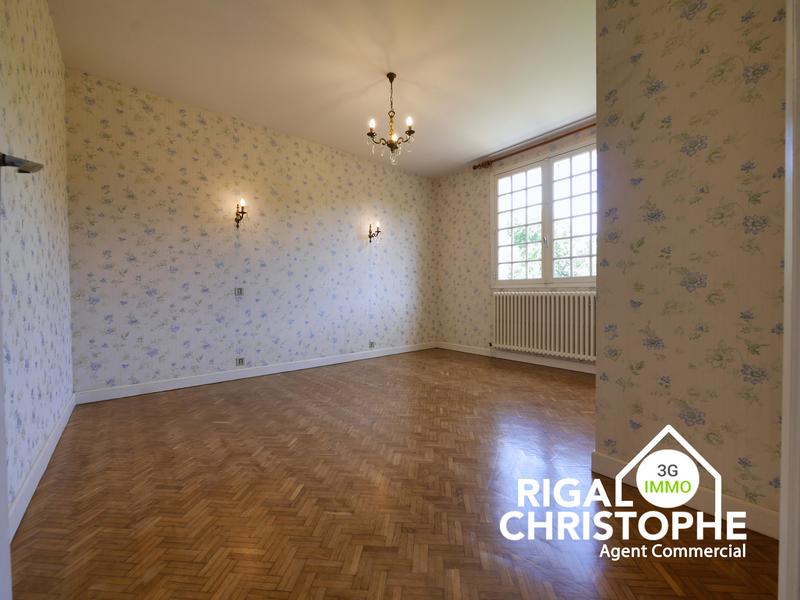 Maison traditionnelle - 195 m² - 9 pièces