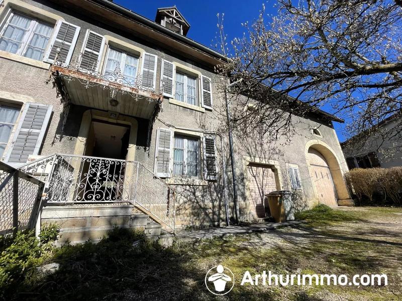 Maison - 182 m² - 9 pièces