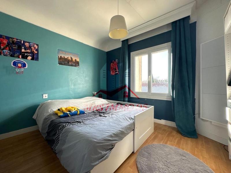 Propriété - 179 m² - 6 pièces