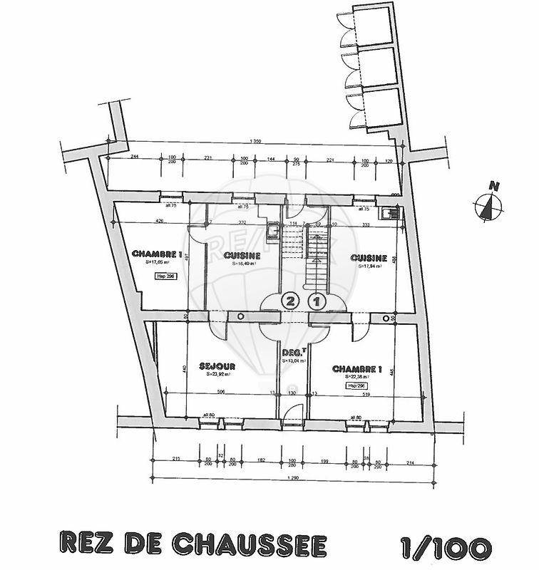Maison - 300 m² - 15 pièces