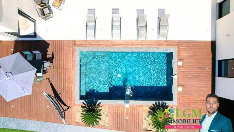 Maison - 211 m² - 5 pièces