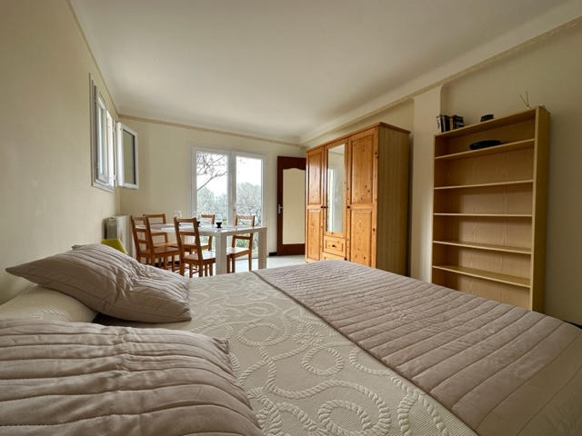 Propriété - 220 m² - 11 pièces