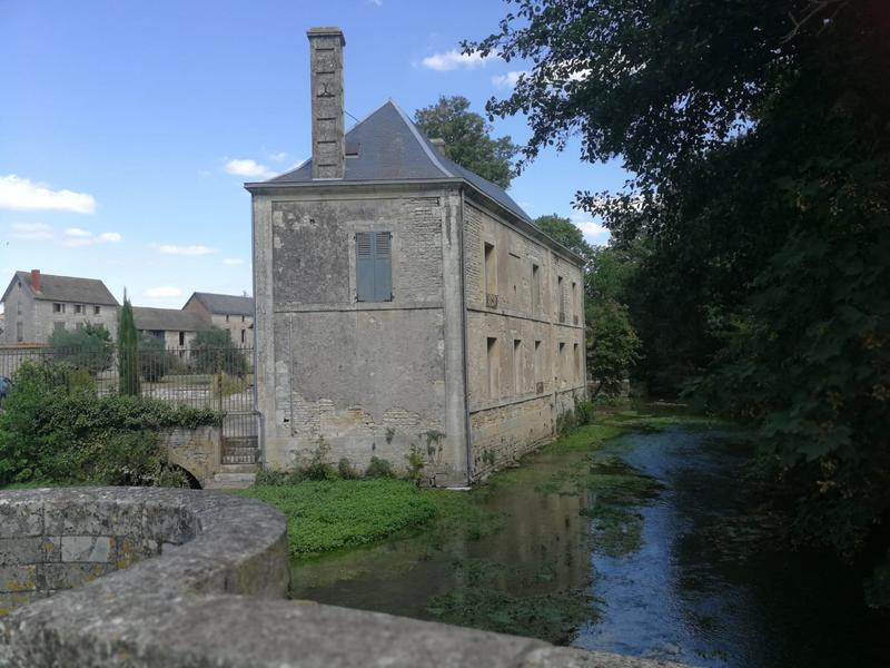 Maison - 245 m² - 8 pièces