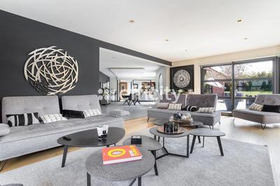 Maison - 315 m² - 8 pièces