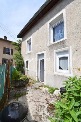 Maison - 92 m² - 6 pièces