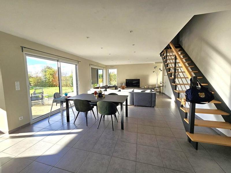 Maison - 143 m² - 6 pièces