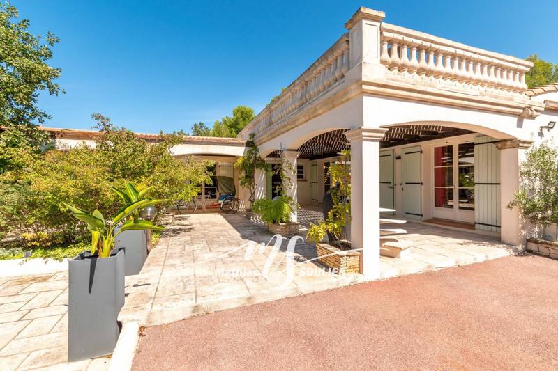 Villa - 400 m² - 14 pièces