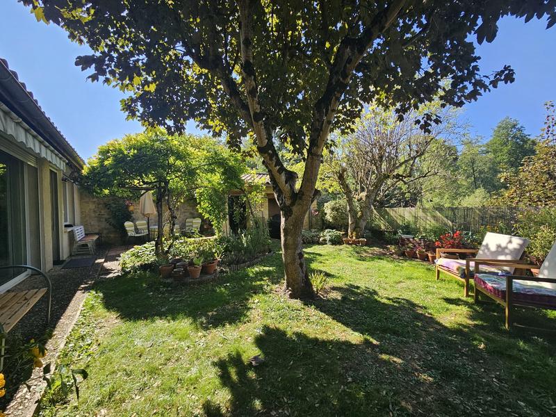 Maison traditionnelle - 157 m² - 4 pièces