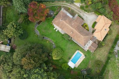 Maison - 338 m² - 9 pièces