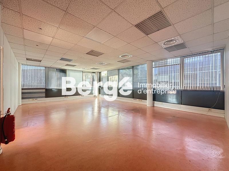 Bureau - 712 m²