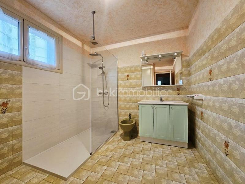 Maison traditionnelle - 140 m² - 6 pièces