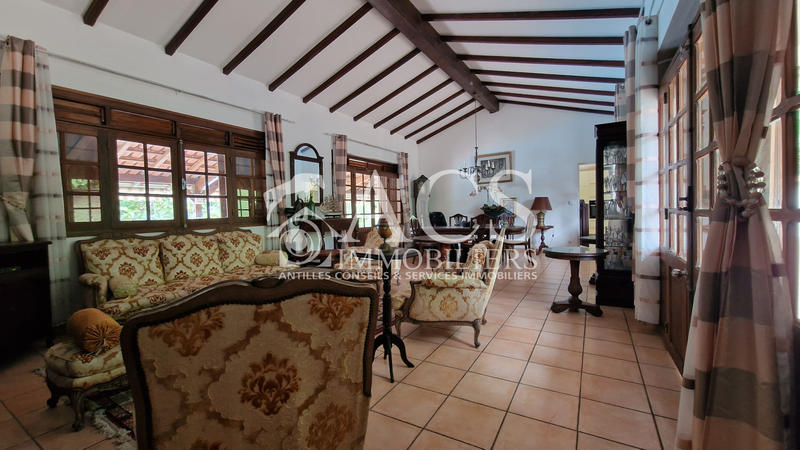 Villa - 198 m² - 5 pièces