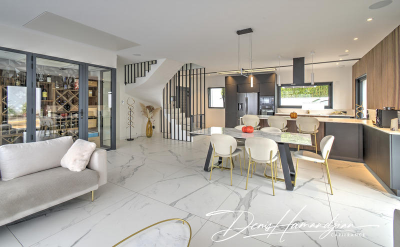 Maison - 135 m² - 5 pièces