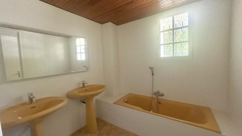 Villa - 264 m² - 7 pièces