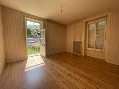 Appartement ancien - 86 m² - 3 pièces