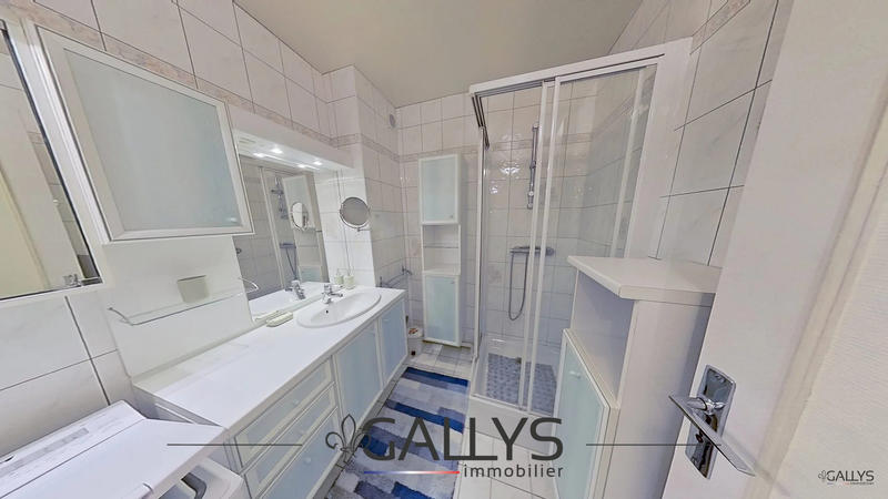 Appartement - 82 m² - 3 pièces