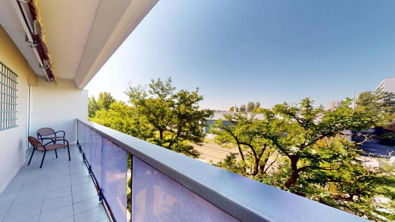 Appartement - 99 m² - 6 pièces