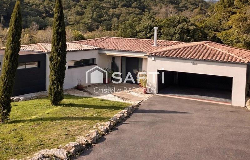 Maison - 219 m² - 5 pièces