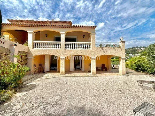 Maison - 165 m² - 7 pièces