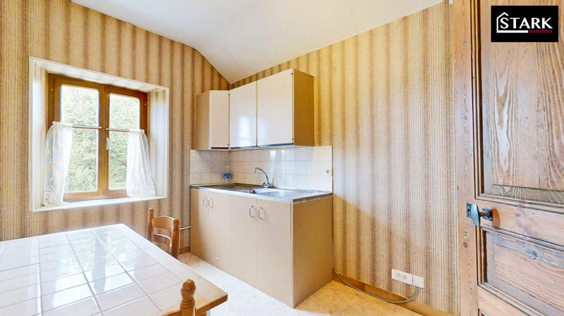 Maison - 185 m² - 11 pièces