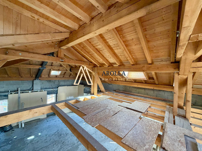 Loft - 110 m² - 2 pièces