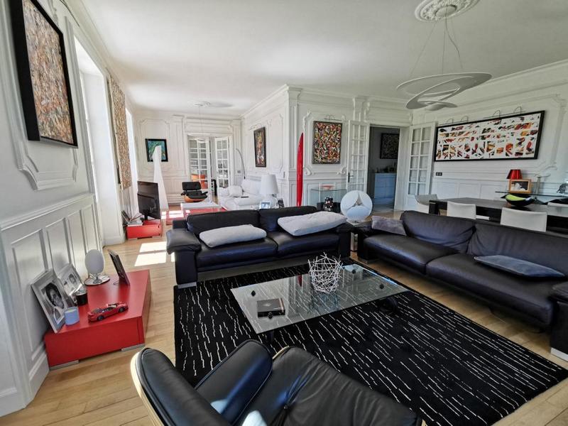 Maison de maîtres - 320 m² - 10 pièces