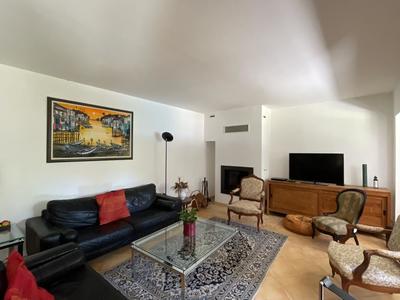 Maison - 250 m² - 7 pièces