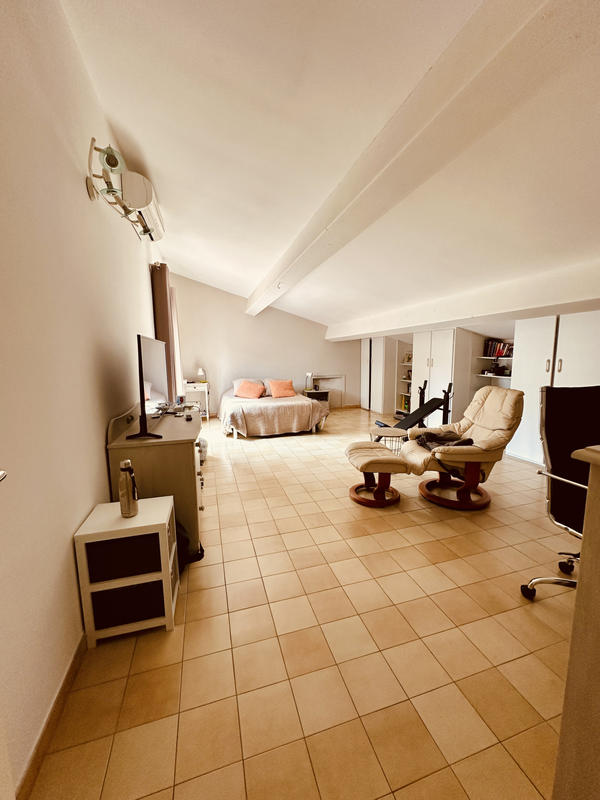 Villa - 180 m² - 6 pièces