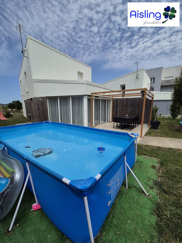 Maison - 93 m² - 4 pièces