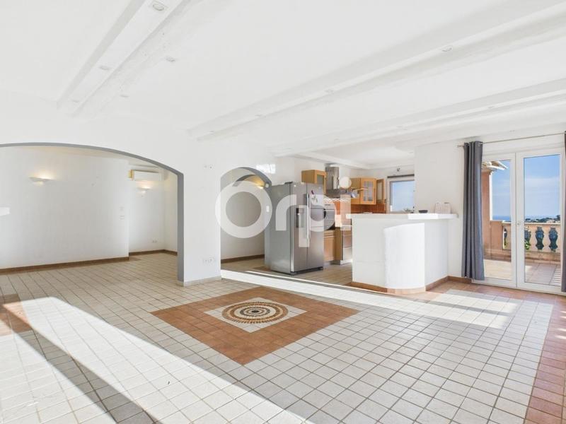 Villa - 172 m² - 6 pièces