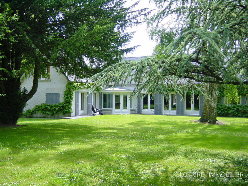 Maison ancienne - 340 m² - 10 pièces