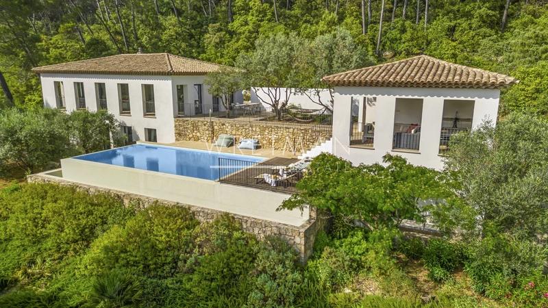 Villa - 204 m² - 6 pièces