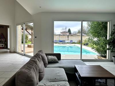 Maison - 185 m² - 6 pièces