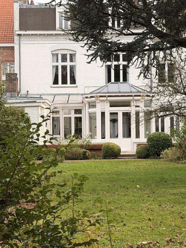 Maison - 306 m² - 10 pièces